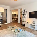 Exklusives 3 Zi Design In Fr-altstadt Lejlighed *