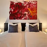 Exklusives 3 Zi Design In Fr-altstadt Lejlighed