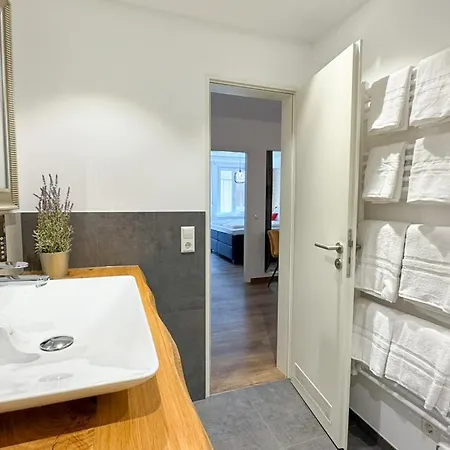 Exklusives 3-zimmer Altstadt-design-apartment