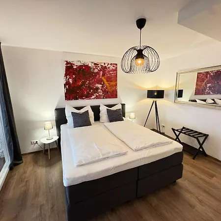 Exklusives 3 Zi Design In Fr-altstadt Lejlighed *